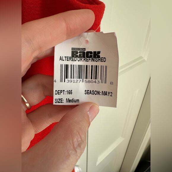 Dress The Population Sandra Plunging V-Neck Sleeveless Crepe Gown in Garnet M - Picture 10 of 12